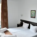 Family нouse -нotel Asai Ravda