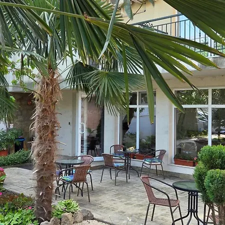 Family нouse -нotel Asai