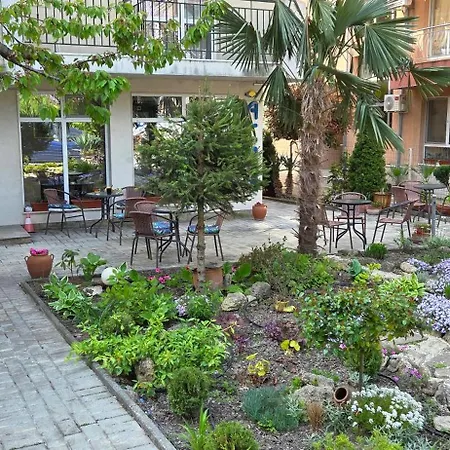 Family нouse -нotel Asai Hotel 2*
