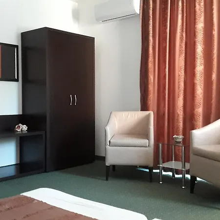 Family нouse -нotel Asai 라브다