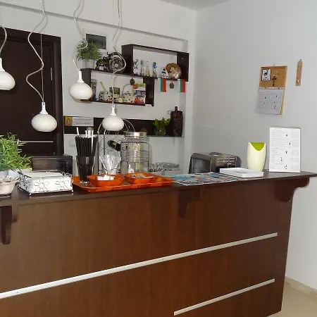 Family нouse -нotel Asai 라브다