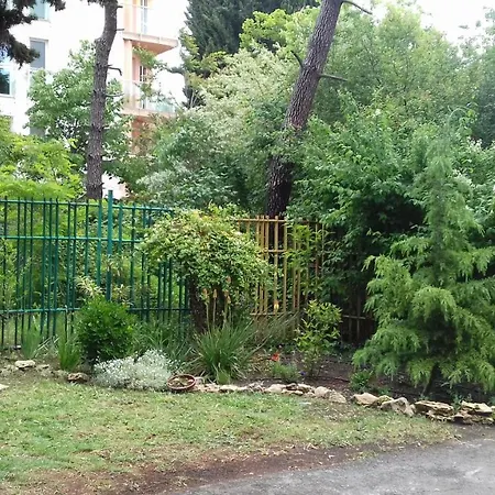 Family нouse -нotel Asai Ξενοδοχείο 2*